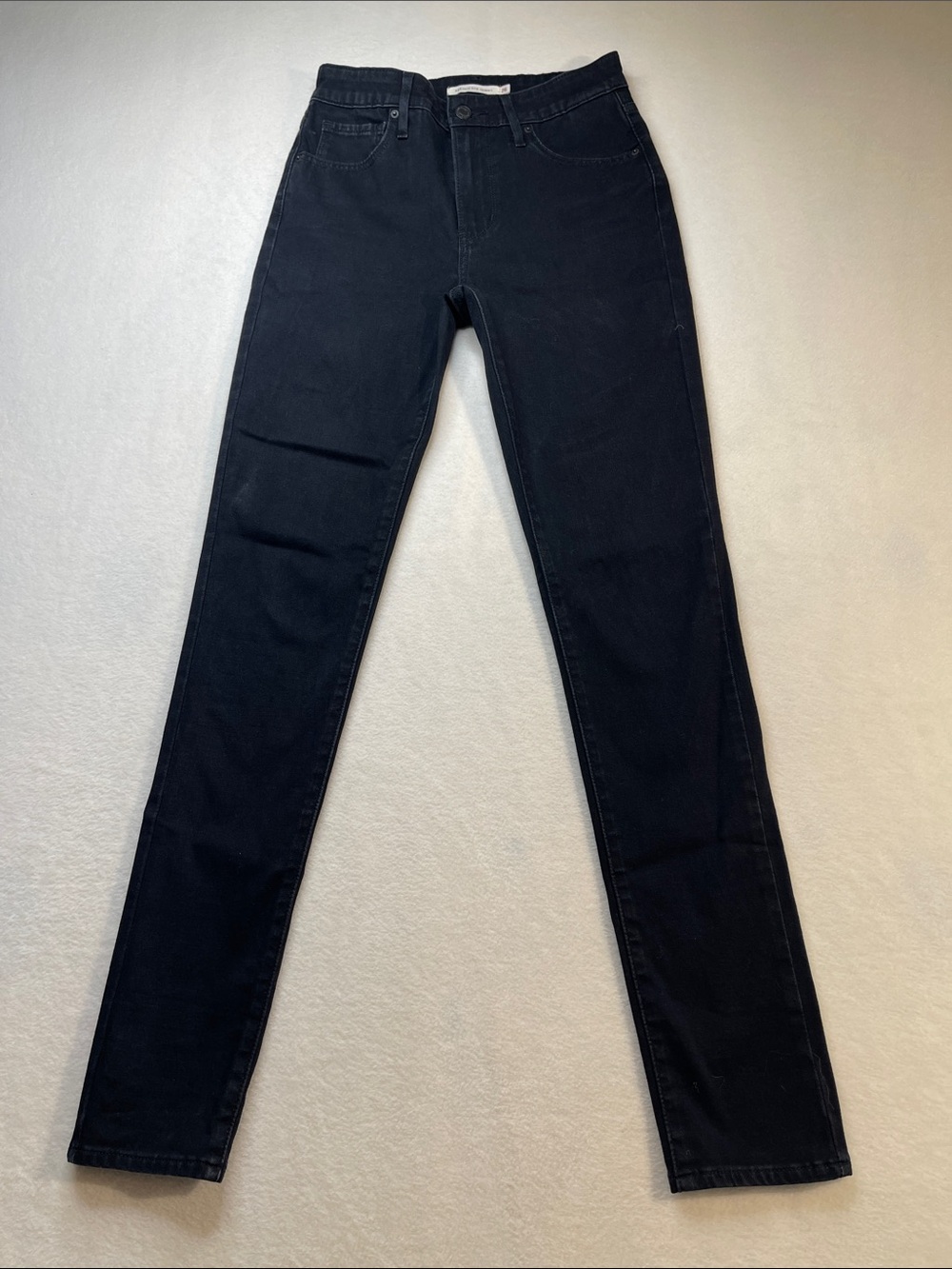 LEVIS 721 HIGH RISE SKINNY SIZE 26 Women's Black Jeans